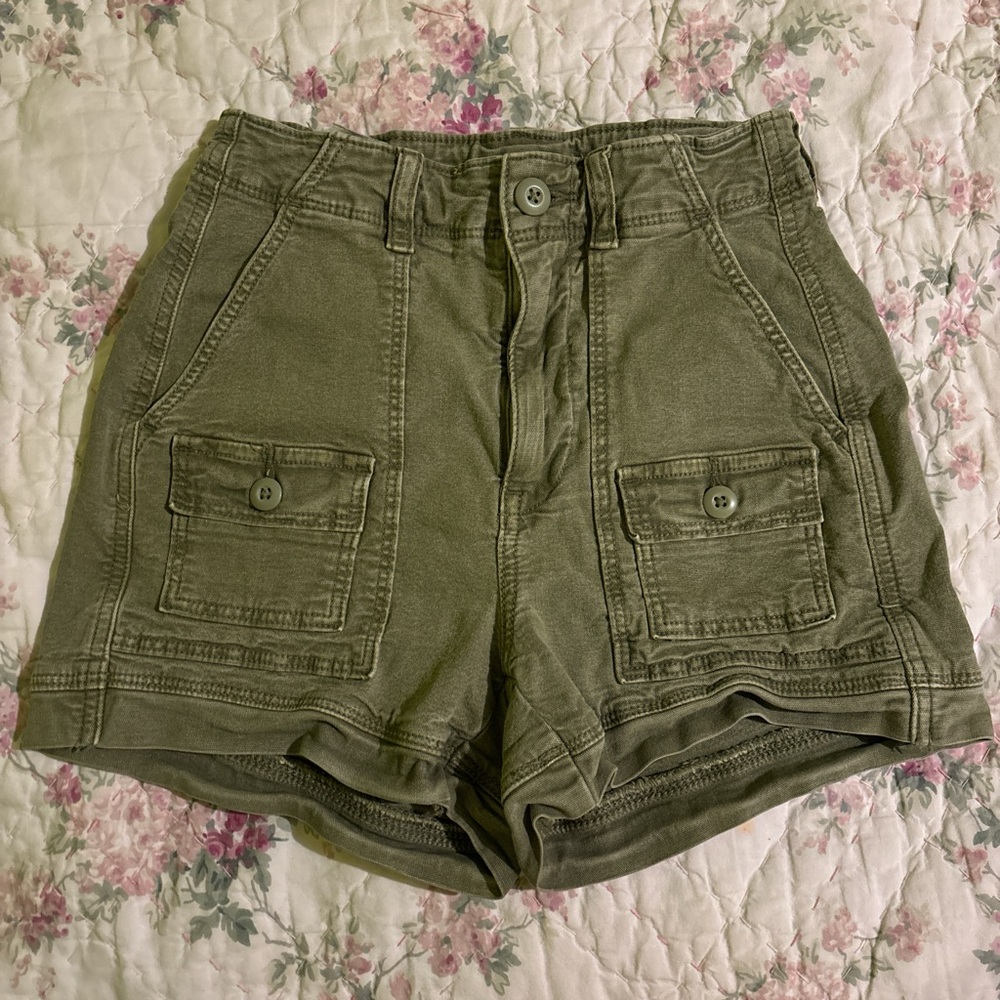 AE cargo shorts